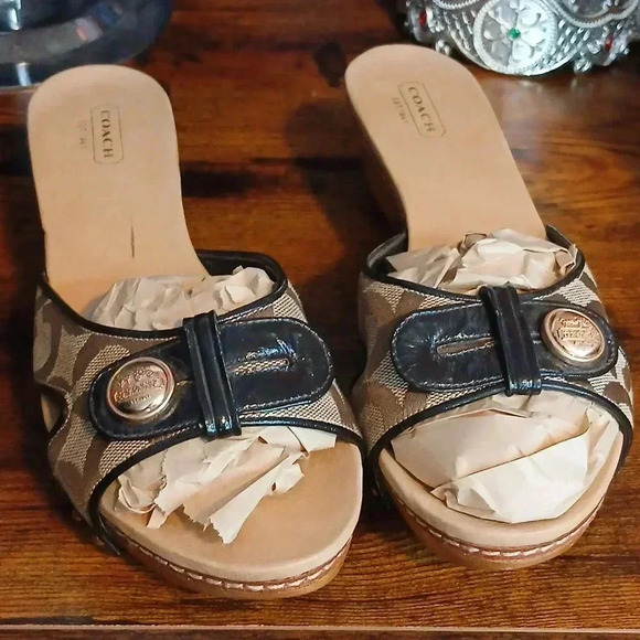 AUTHENTIC COACH LARGE C SIGNATURE BROWN/TAN KITTEN HEEL WOMEN'S 7.5 - Picture 7 of 12